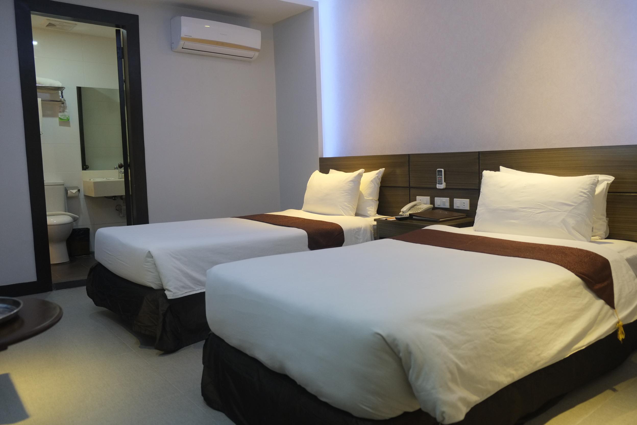 Castle Peak Hotel Себу Экстерьер фото