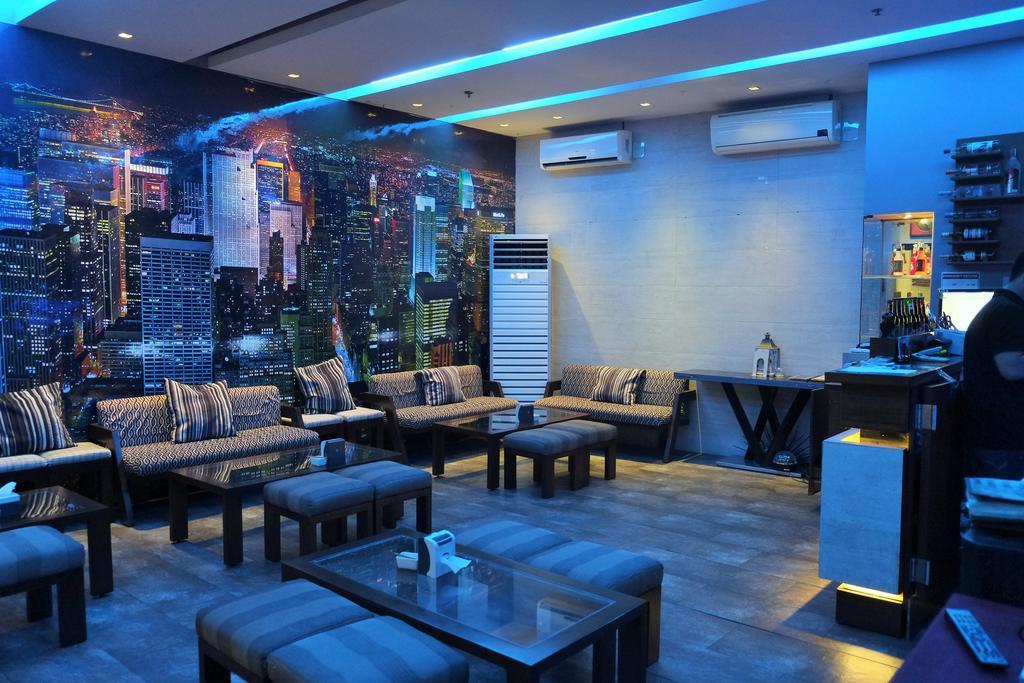 Castle Peak Hotel Себу Экстерьер фото